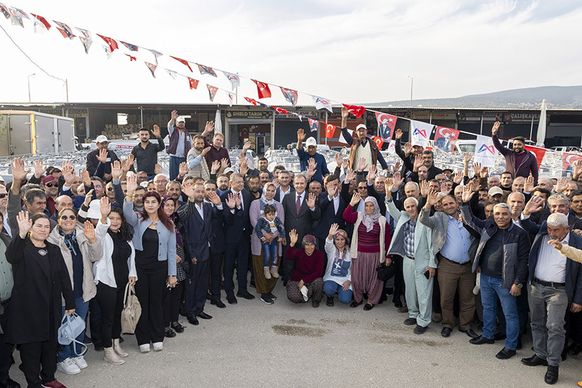 Büyükşehir, Atayurt’ta 130 adet su tankı dağıttı