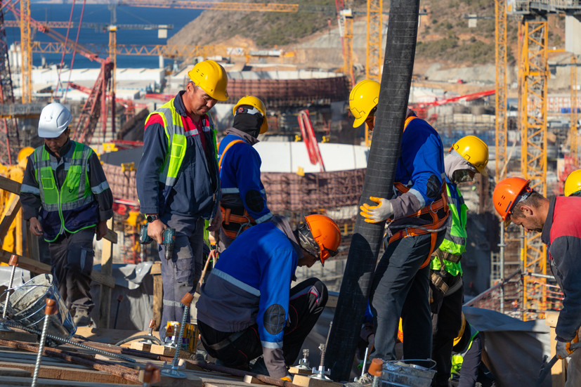 Reaktör binasının kubbesi betonlandı